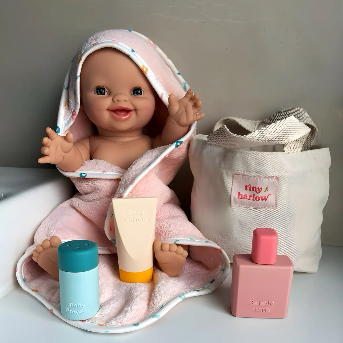 Tiny Harlow Tiny Bath Time